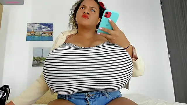 Snapshot of bigmom69_ chatting on September 2025 03:00:02 PM bigmom69  online show from September 2025 03:00:02 PM