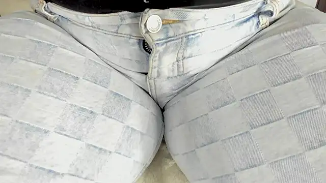 Snapshot of bigmom69_ chatting on October 2025 02:08:01 PM bigmom69  online show from October 2025 02:08:01 PM