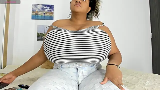 Snapshot of bigmom69_ chatting on November 2025 12:24:02 AM bigmom69  online show from November 2025 12:24:02 AM