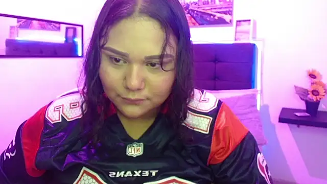 Alisteresa  online show from November 2025 01:37:01 AM