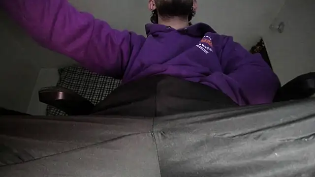 s sven03 online show from October 2025 04:40:01 AM