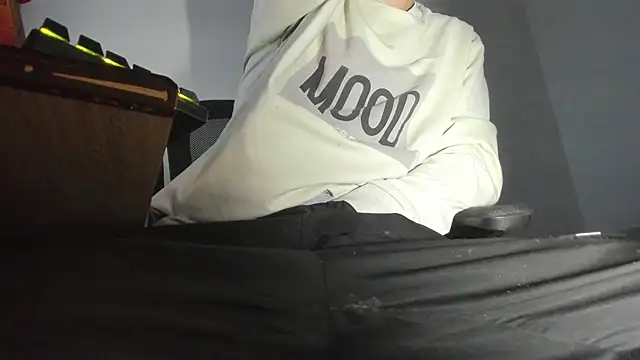 s sven03 online show from October 2025 08:29:01 AM