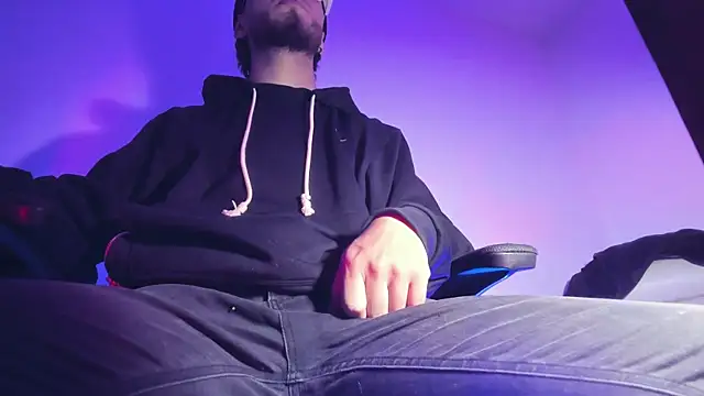 s sven03 online show from November 2025 12:43:01 AM