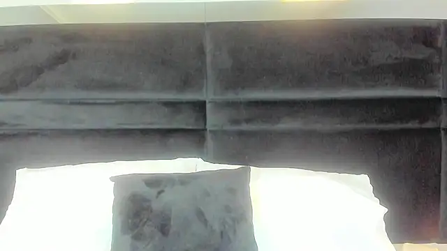 Snapshot of MiaStor chatting on March 2025 05:39:01 PM MiaStor online show from March 2025 05:39:01 PM