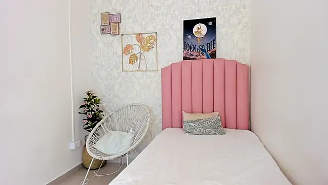 Snapshot of Adria_ross chatting on November 2025 02:05:01 PM Adria ross online show from November 2025 02:05:01 PM