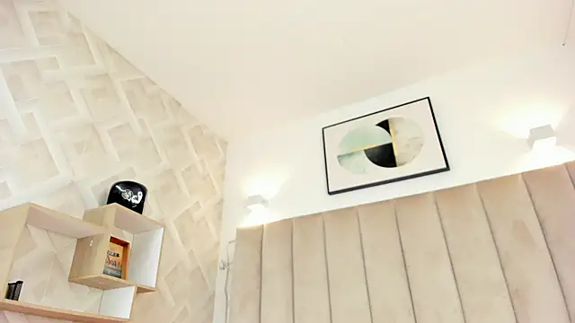 Snapshot of Anniie_Queen chatting on November 2025 02:06:01 AM Anniie Queen online show from November 2025 02:06:01 AM