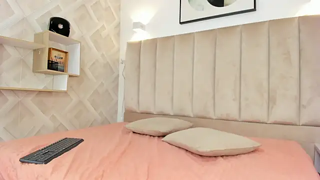 Anniie Queen online show from December 2025 03:46:02 AM