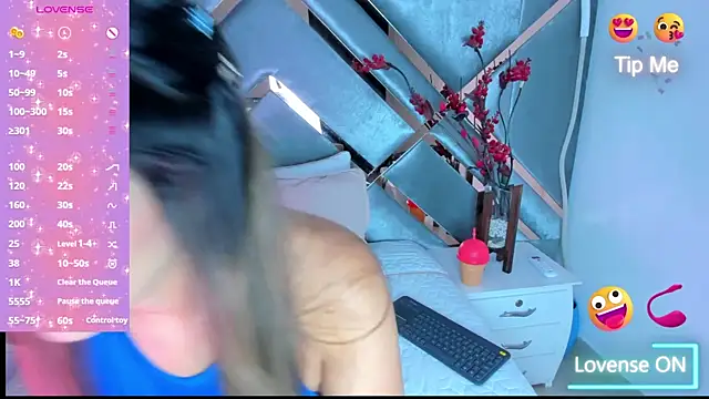 LiaaGenner online show from January 2025 07:15:01 PM