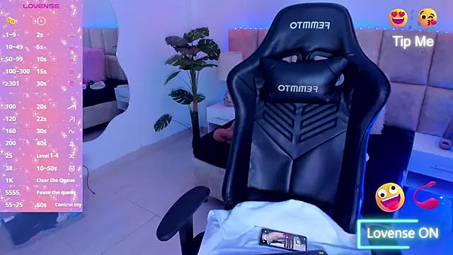 LiaaGenner online show from January 2025 07:18:02 PM