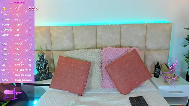 LiaaGenner online show from September 2025 07:02:02 PM