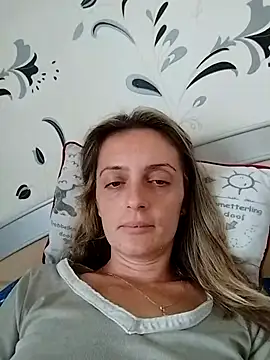 Snapshot of SophyGirl chatting on October 2025 01:09:02 PM SophyGirl online show from October 2025 01:09:02 PM