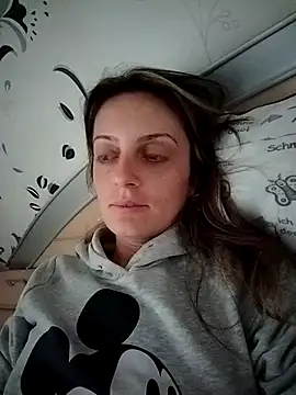 Snapshot of SophyGirl chatting on October 2025 01:00:01 PM SophyGirl online show from October 2025 01:00:01 PM