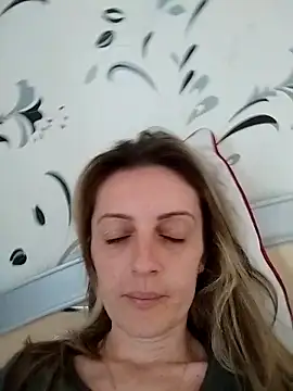 Snapshot of SophyGirl chatting on March 2026 08:17:01 AM SophyGirl online show from March 2026 08:17:01 AM