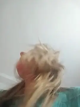 Snapshot of SophyGirl chatting on March 2026 01:05:01 PM SophyGirl online show from March 2026 01:05:01 PM