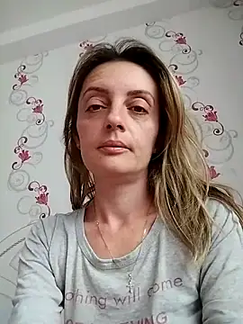 Snapshot of SophyGirl chatting on March 2026 12:43:02 PM SophyGirl online show from March 2026 12:43:02 PM