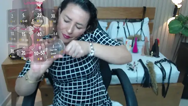 luciana ballesteros  online show from November 2025 12:33:01 PM