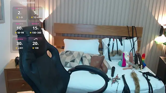 luciana ballesteros  online show from November 2025 12:30:01 PM