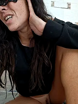 EmySkinny85 online show from November 2025 09:03:02 PM