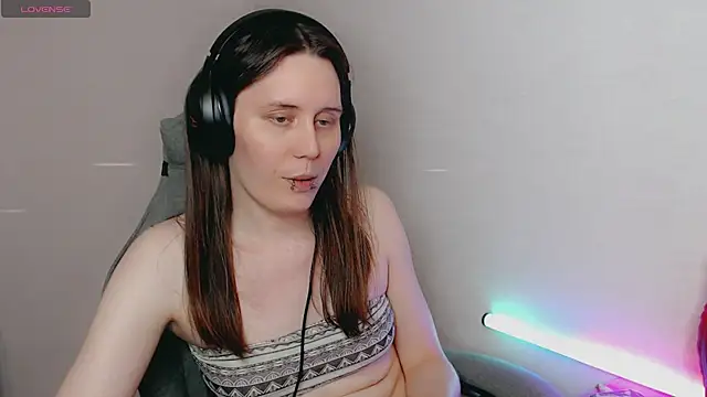 tracy cooper online show from December 2024 01:50:01 AM