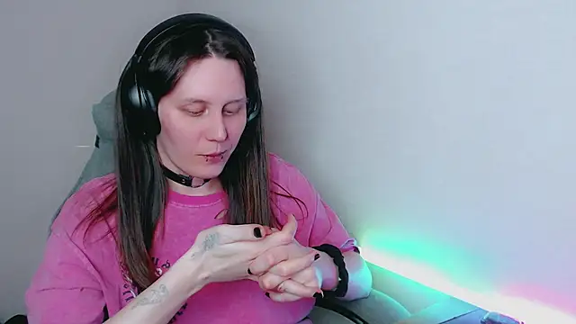 tracy cooper online show from January 2025 03:02:02 AM