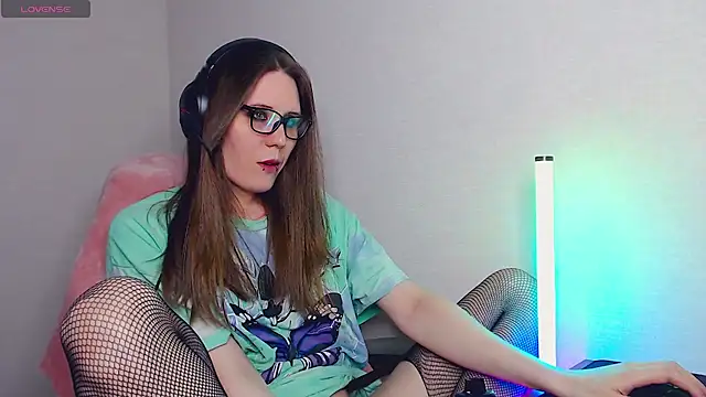 tracy cooper online show from February 2025 01:33:01 PM