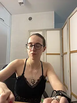Snapshot of MartiniiSelenna chatting on July 2026 05:59:02 AM MartiniiSelenna online show from July 2026 05:59:02 AM