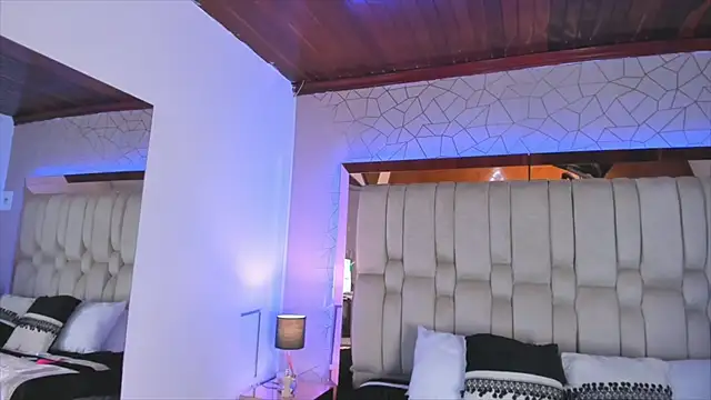 Snapshot of AngelineHeet chatting on December 2024 04:32:02 AM AngelineHeet online show from December 2024 04:32:02 AM