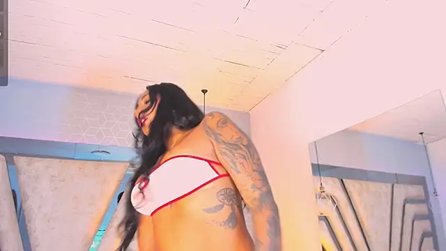 Snapshot of AngelineHeet chatting on October 2025 03:36:01 AM AngelineHeet online show from October 2025 03:36:01 AM