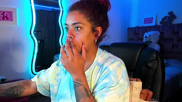 Snapshot of ladyrd1 chatting on February 2025 07:07:02 AM ladyrd1 online show from February 2025 07:07:02 AM