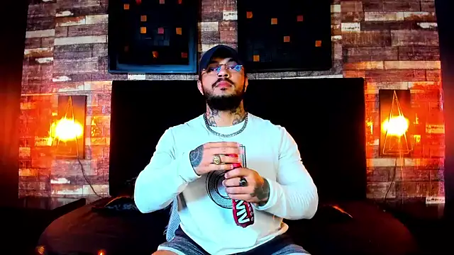 Van Velckan online show from February 2025 04:15:02 AM