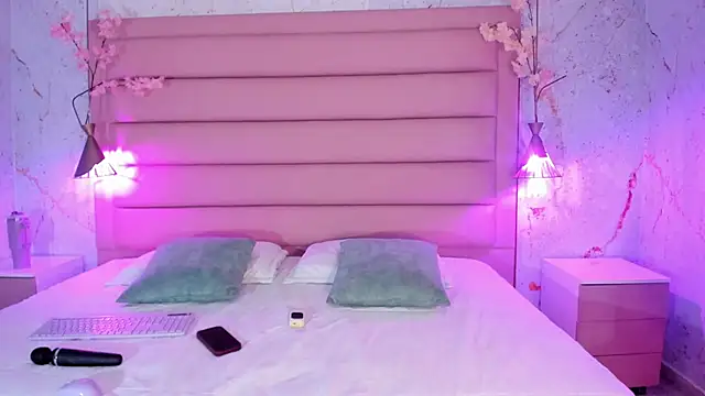 sabrinamilani online show from November 2025 11:02:01 PM