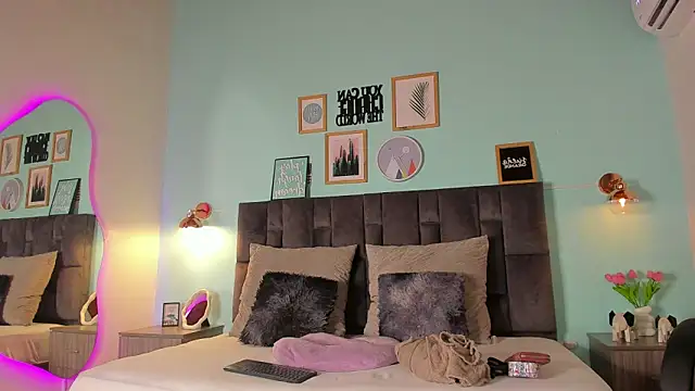 alaia-rogers online show from February 2025 06:54:02 PM