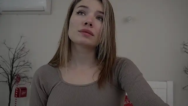 IceDanielles online show from February 2025 08:44:01 AM