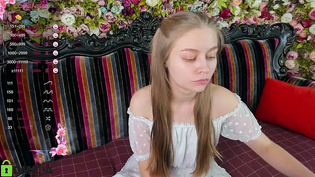 Snapshot of Polumna_cute chatting on December 2024 12:44:02 PM Polumna cute online show from December 2024 12:44:02 PM