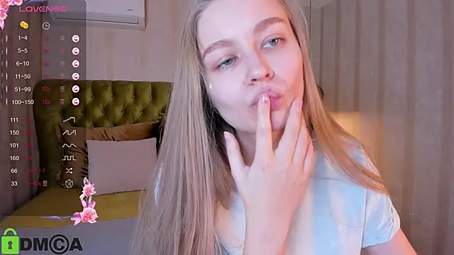 Snapshot of Polumna_cute chatting on January 2025 01:48:02 PM Polumna cute online show from January 2025 01:48:02 PM