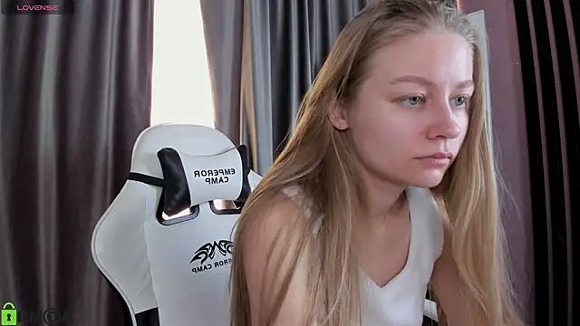 Snapshot of Polumna_cute chatting on September 2025 10:03:02 AM Polumna cute online show from September 2025 10:03:02 AM