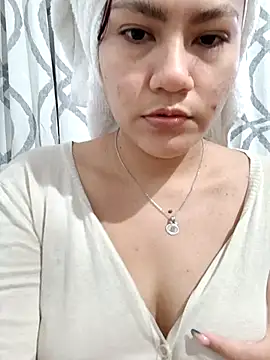 Snapshot of ZUCAAT chatting on March 2025 04:19:01 AM ZUCAAT online show from March 2025 04:19:01 AM