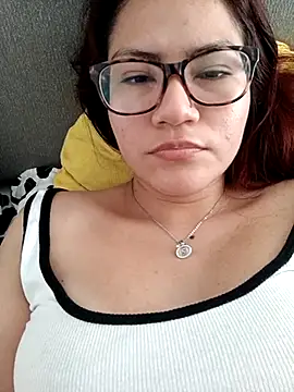 Snapshot of ZUCAAT chatting on March 2025 06:21:02 PM ZUCAAT online show from March 2025 06:21:02 PM