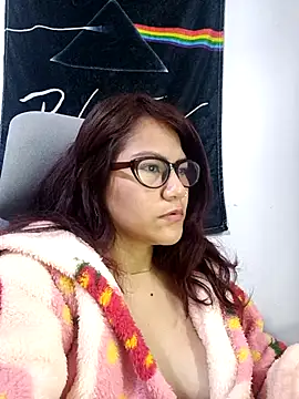 Snapshot of ZUCAAT chatting on October 2025 03:43:01 PM ZUCAAT online show from October 2025 03:43:01 PM