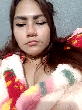 Snapshot of ZUCAAT chatting on November 2025 05:17:01 AM ZUCAAT online show from November 2025 05:17:01 AM