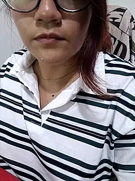 Snapshot of ZUCAAT chatting on November 2025 06:03:01 AM ZUCAAT online show from November 2025 06:03:01 AM