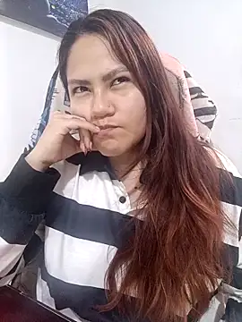 Snapshot of ZUCAAT chatting on December 2025 04:39:02 AM ZUCAAT online show from December 2025 04:39:02 AM