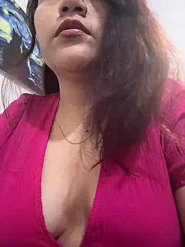 Snapshot of ZUCAAT chatting on February 2026 03:37:02 AM ZUCAAT online show from February 2026 03:37:02 AM