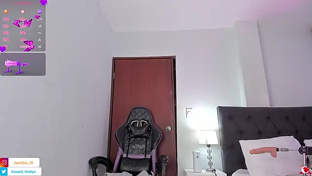 Snapshot of evelyn_23 chatting on November 2025 03:55:01 PM evelyn 23 online show from November 2025 03:55:01 PM