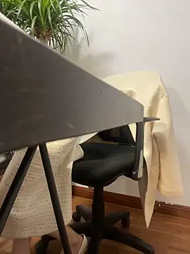 Annabody online show from December 2024 08:33:02 AM