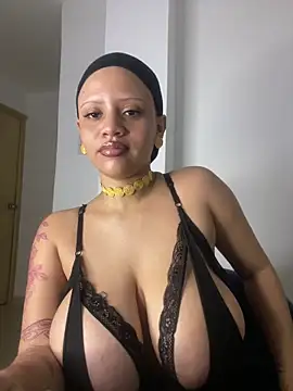 Charlotee  online show from November 2025 02:22:01 PM