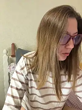 BeatriceTender online show from April 2026 07:25:01 PM