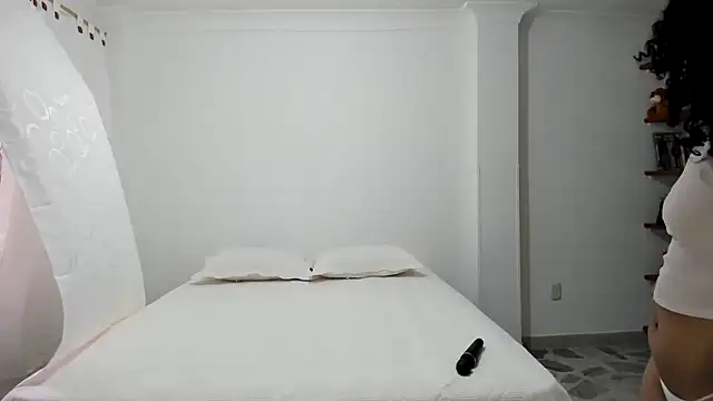 avellanatammy online show from December 2024 09:09:01 PM