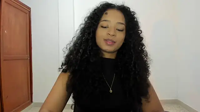 avellanatammy online show from October 2025 01:04:02 AM