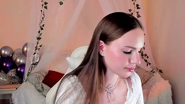 MishkaMe online show from September 2025 12:41:02 PM